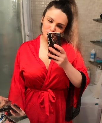 В моей компании ты сможешь ощутить настоящий взрыв страсти и насладиться незабываемым опытом. У меня широкий спектр услуг, и я готова исполнить самые смелые фантазии. 🌟 Мои возможности великолепны: от романтического ужина до обольстительного стриптиза. Фото в моем портфолио подтверждают, что я не только словами говорю о своей красоте и сексуальности. 🔥 Будь уверен, моя естественная чувственность не оставит тебя равнодушным. Мой живой опыт доказывает, что клиенты остаются довольными и возвращаются ко мне снова и снова. Так что, если ты ищешь настоящее наслаждение и первоклассное обслуживание, то я именно та, кто тебе нужен. Давай создадим незабываемые моменты в моем нежном обществе в Москве. 😉🌃 1816, 34 года