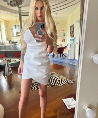 Яркая и страстная брюнетка с неутомимой энергией приглашает в гости и заверяет, что ты не пожалеешь. Помогу тебе расслабиться и полностью расслаблю твое тело и душу. Жду тебя! 2441, 29 лет